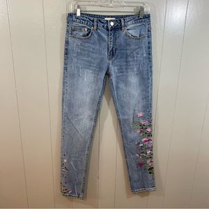 Jella C. Blue Floral Embroidered Distressed Skinny Mid Rise 5 Pocket Jeans 29 M